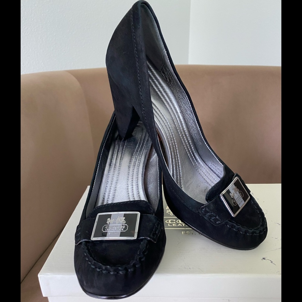 Coach suede pumps in black, side 8.5.Pre owned. Excellent condition